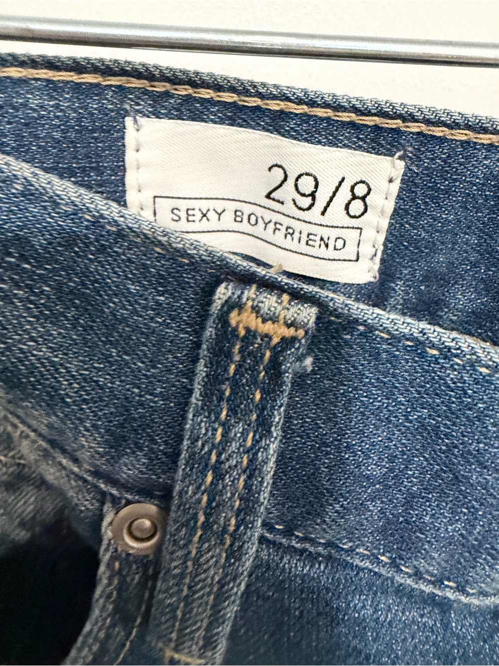 GAP SEXY BOYFRIEND 1969 JEANS - Picture 2 of 7